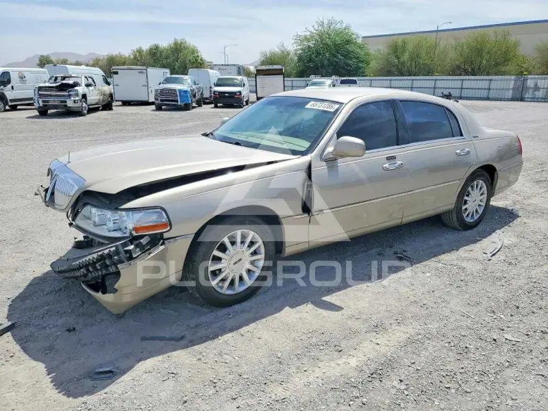 2006 Lincoln Town фото