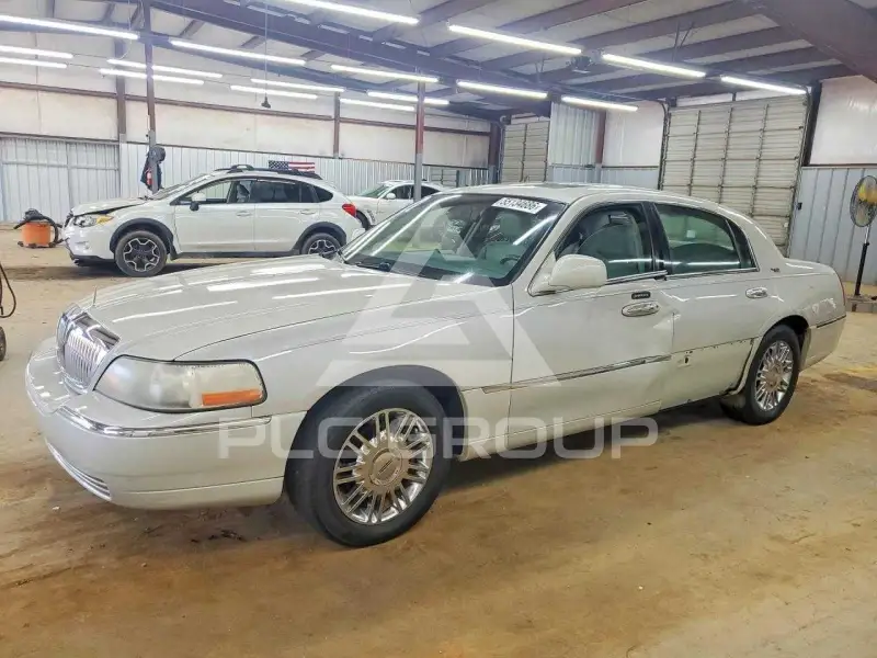 2006 Lincoln Town photo
