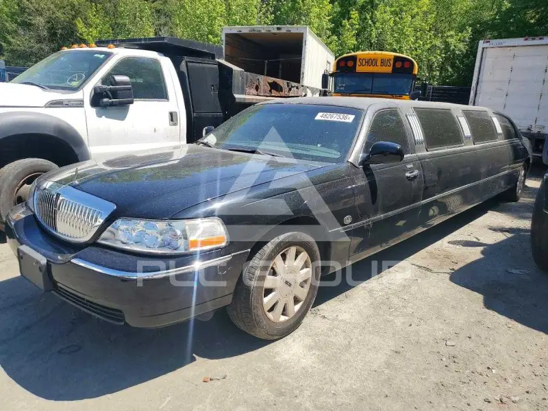 2006 Lincoln Town фото