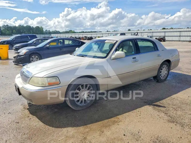 2006 Lincoln Town фото