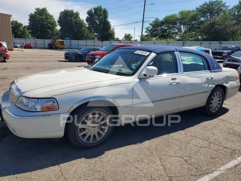 2006 Lincoln Town фото