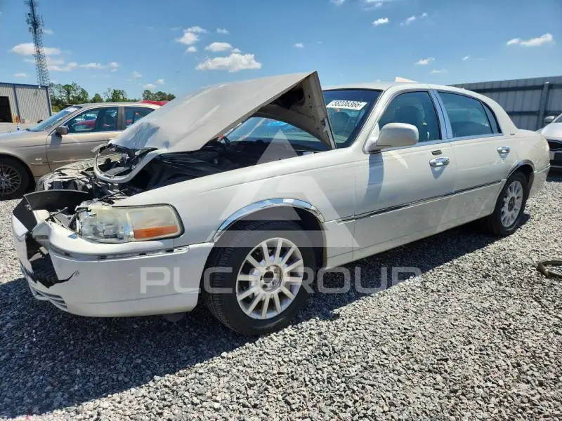 2006 Lincoln Town фото