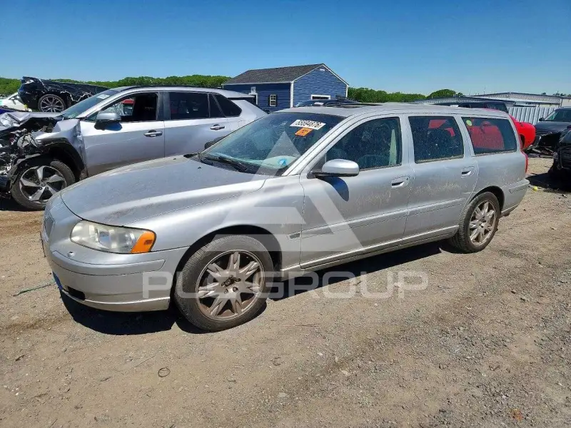 2006 Volvo V70 photo