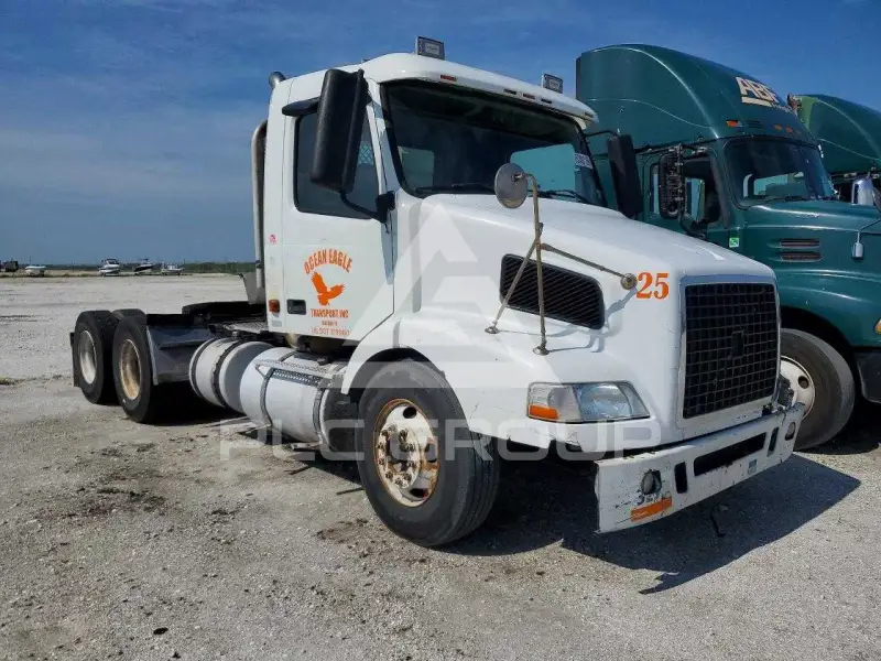 2006 Volvo VNL фото