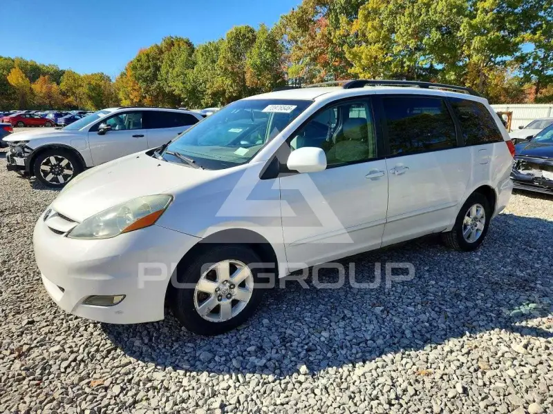 2006 Toyota SIENNA photo