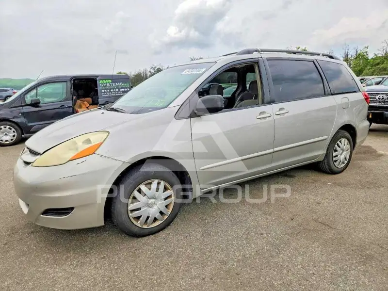 2006 Toyota SIENNA photo
