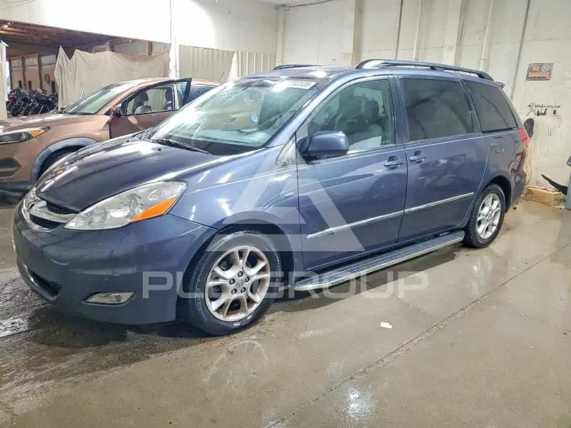 2006 Toyota SIENNA photo