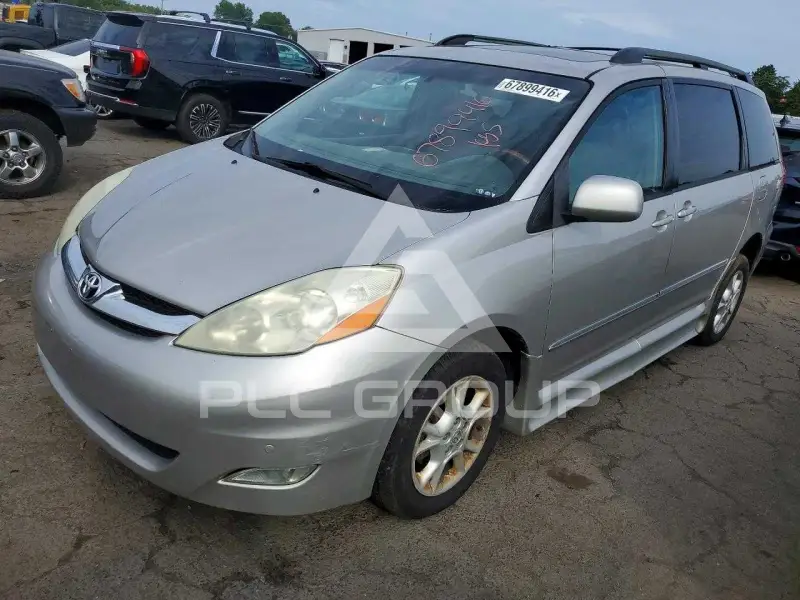 2006 Toyota SIENNA photo