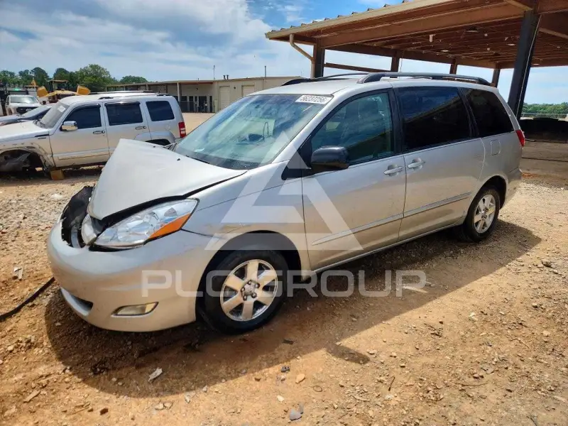 2006 Toyota SIENNA photo