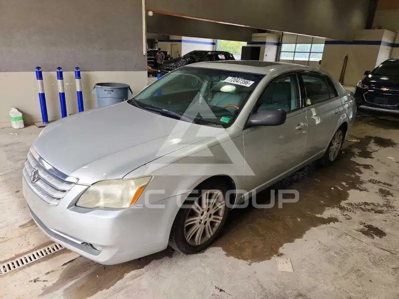 2006 Toyota AVALON photo