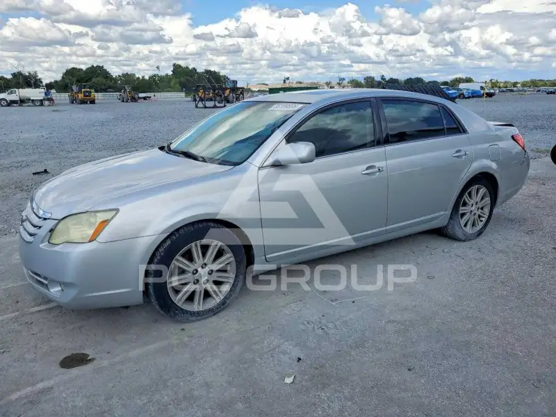 2006 Toyota AVALON photo