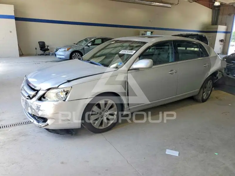 2006 Toyota AVALON photo