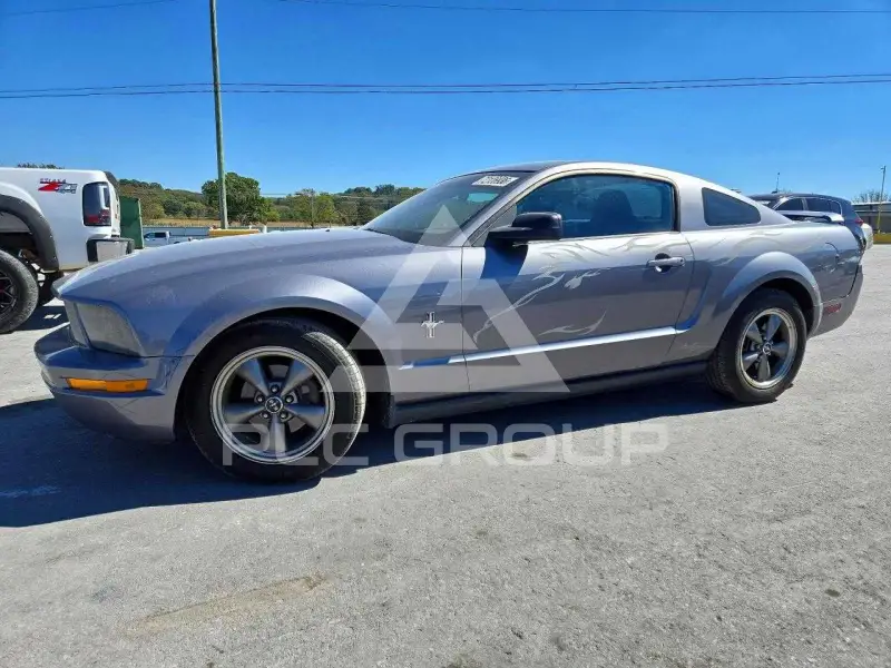 2006 Ford MUSTANG фото