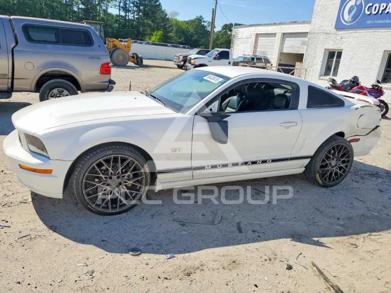 2006 Ford MUSTANG фото