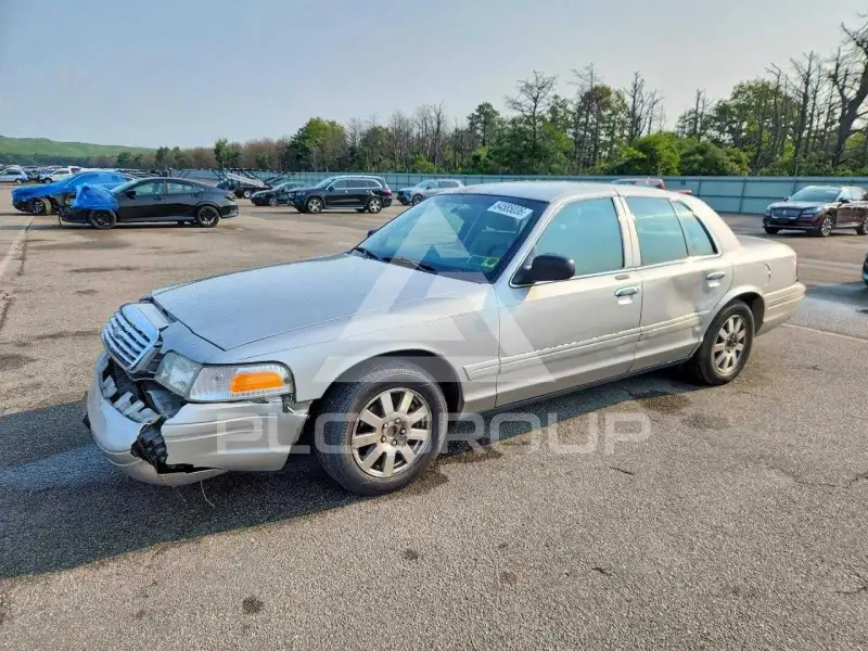 2006 Ford CROWN фото