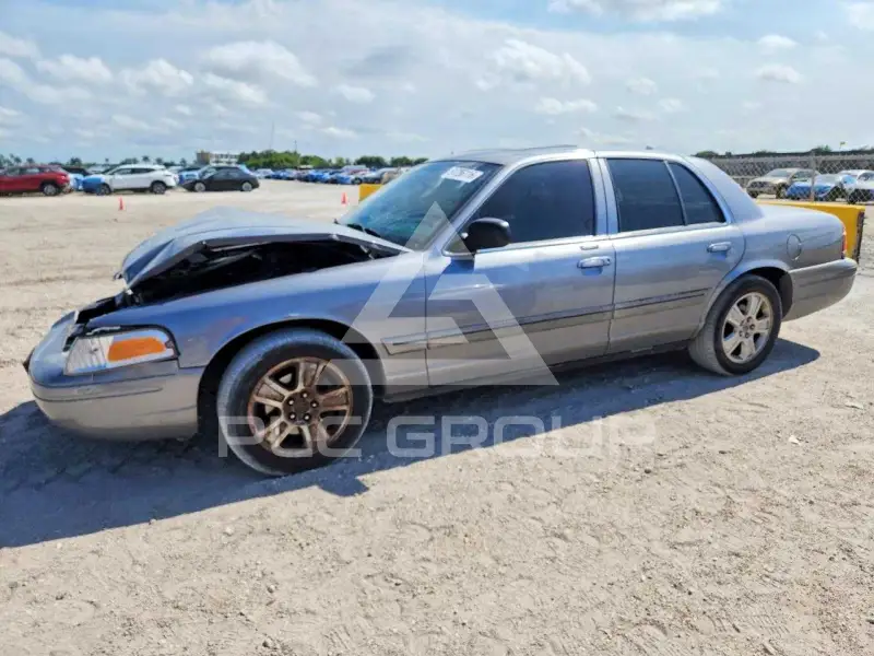 2006 Ford CROWN photo