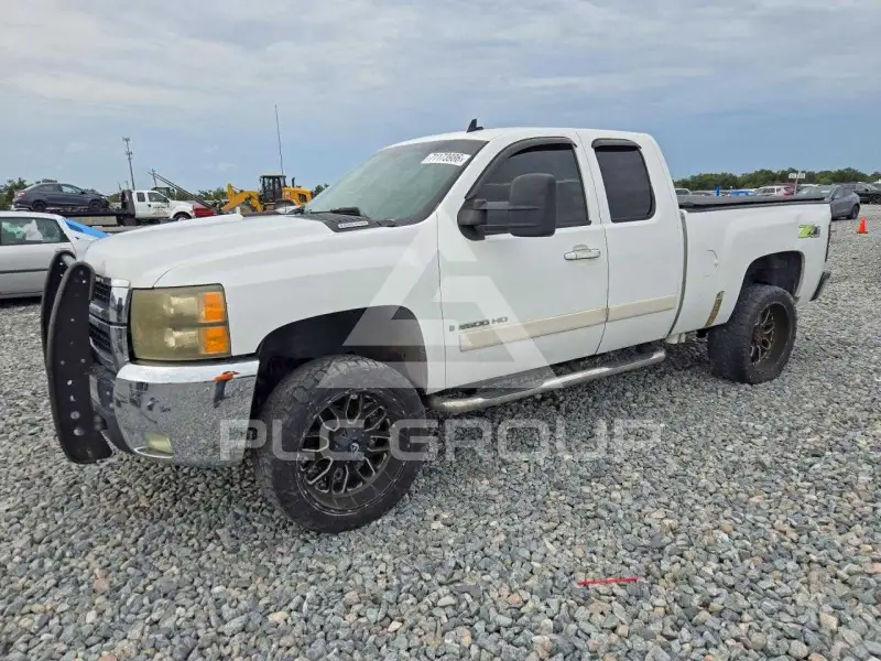 2007 Chevrolet Silverado photo