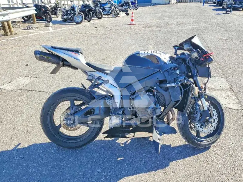 2007 Honda CBR photo