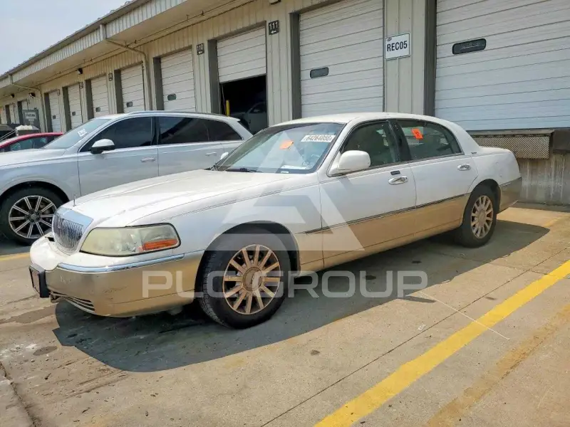 2007 Lincoln Town фото