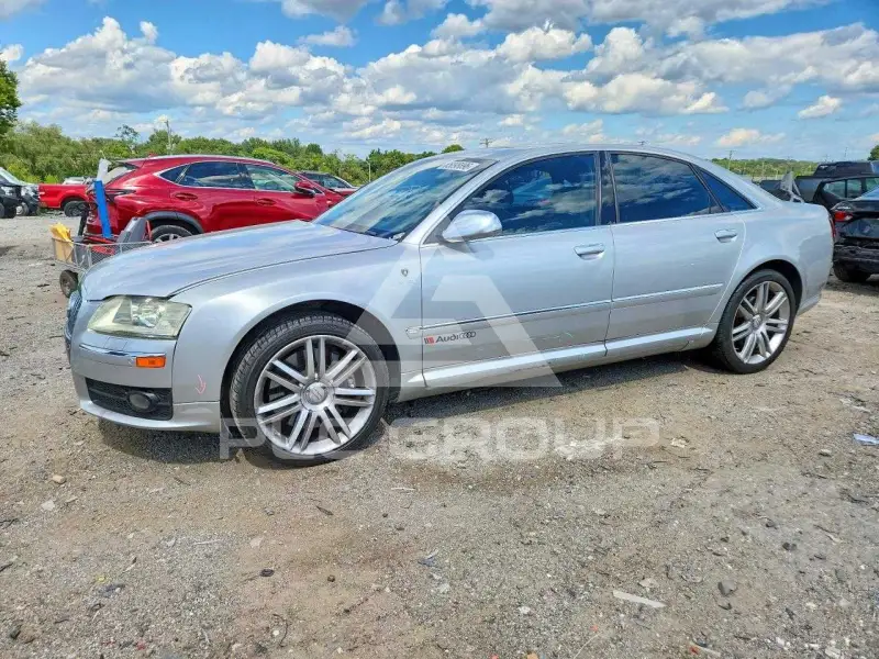 2007 Audi S8 photo