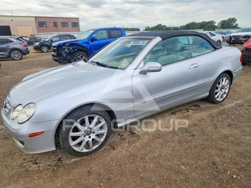 2007 Mercedes Benz CLK photo