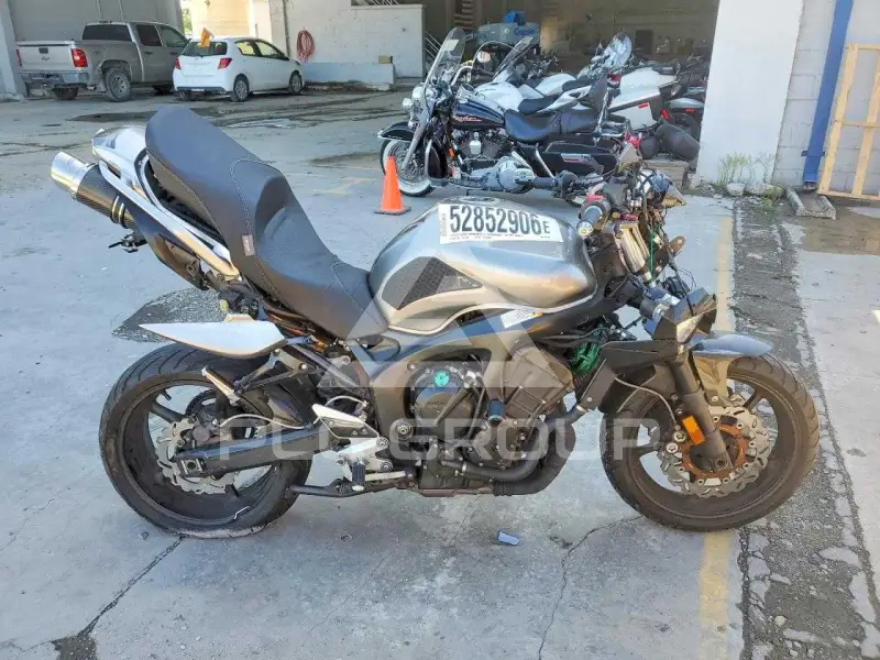 2007 Yamaha FZ6 photo