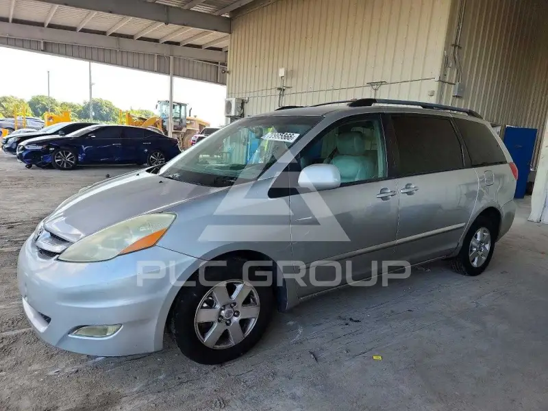 2007 Toyota SIENNA photo