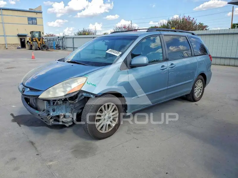 2007 Toyota SIENNA photo