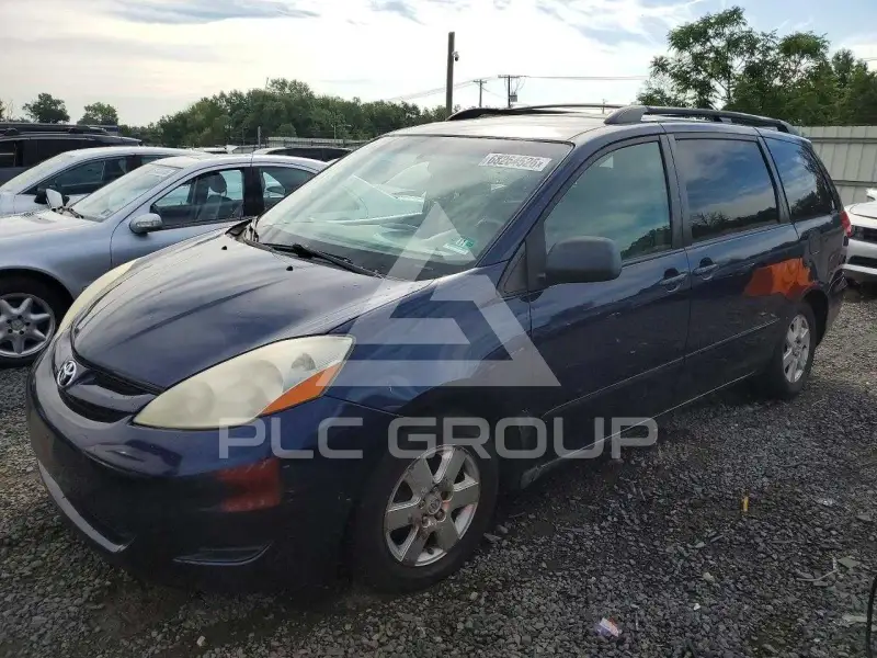 2007 Toyota SIENNA photo