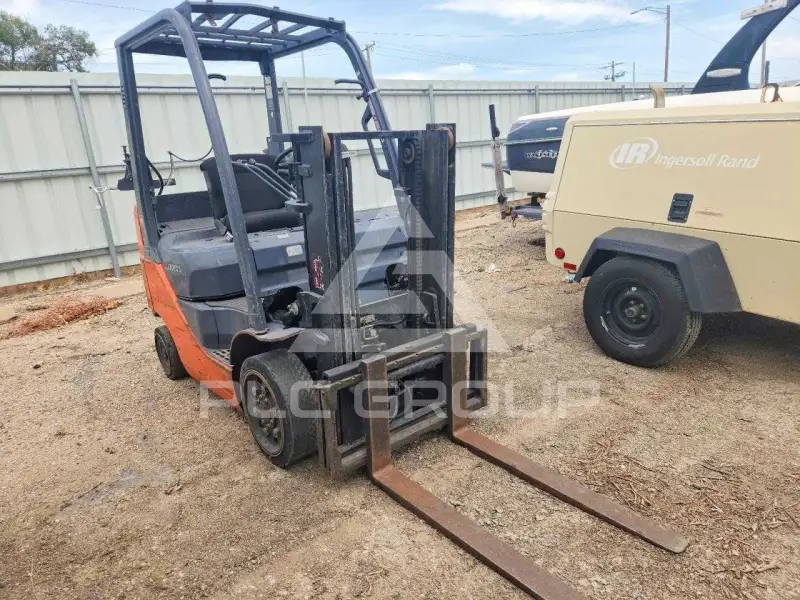 2007 Toyota FORK LIFT photo