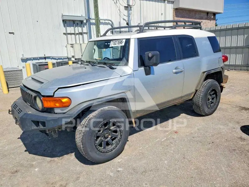 2007 Toyota FJ Cruiser photo