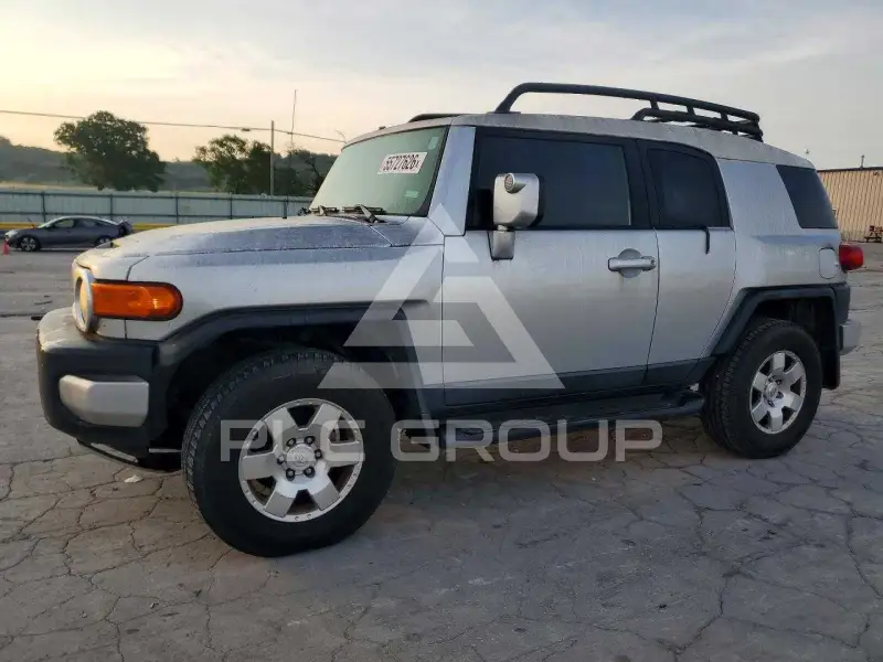 2007 Toyota FJ Cruiser photo