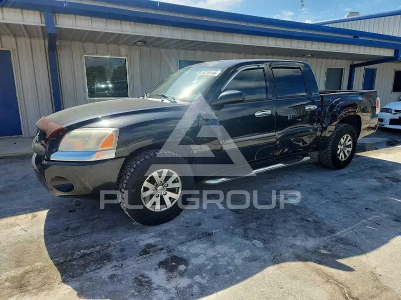 2008 Mitsubishi RAIDER photo