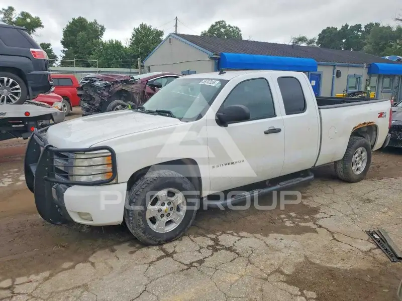 2008 Chevrolet Silverado photo