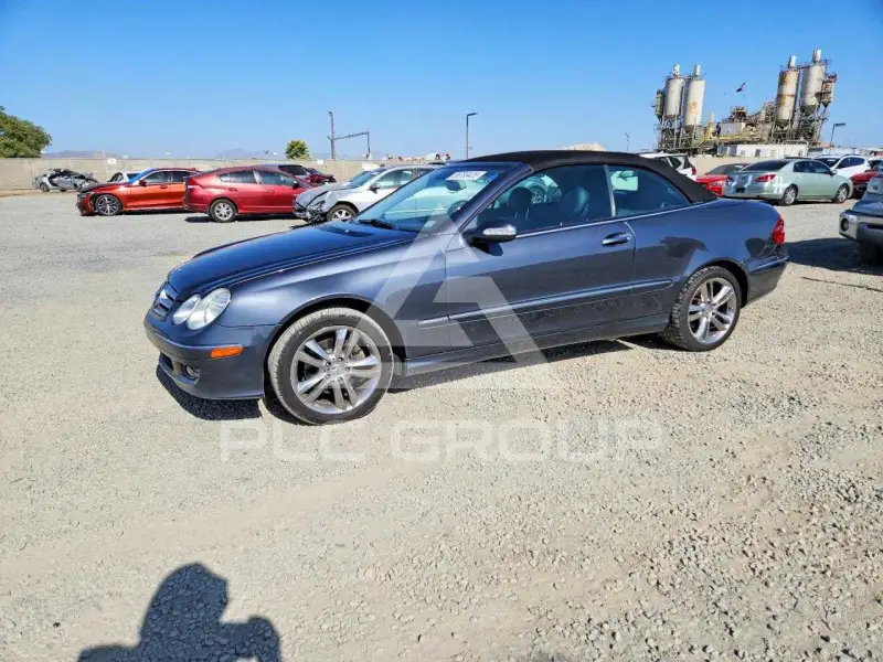 2008 Mercedes Benz CLK photo