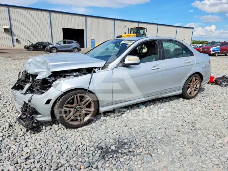 2008 Mercedes Benz C-Class фото