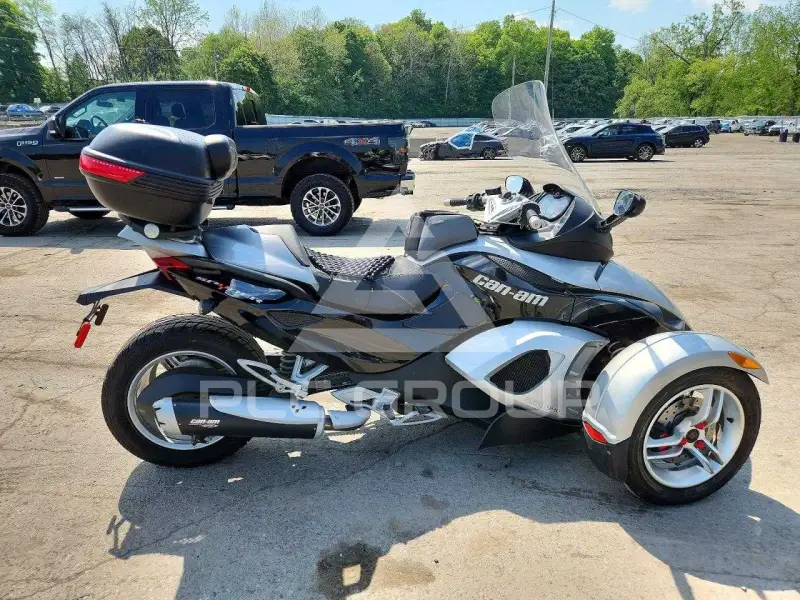2008 Can-AM SPYDER фото