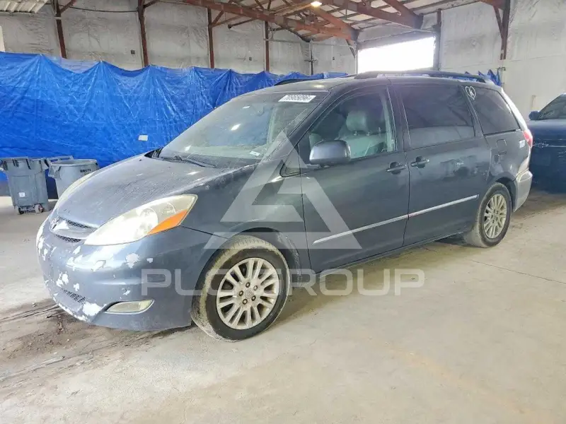 2008 Toyota SIENNA photo
