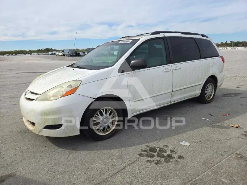 2008 Toyota SIENNA photo