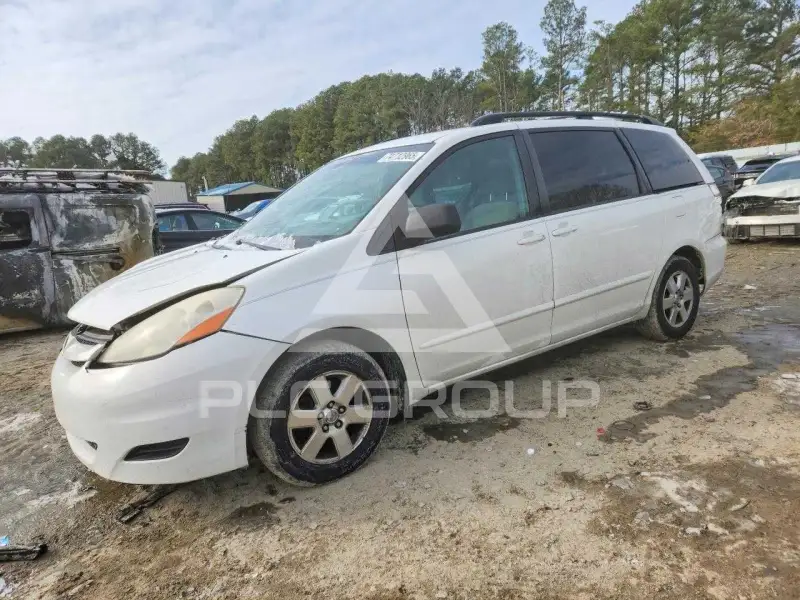 2008 Toyota SIENNA photo