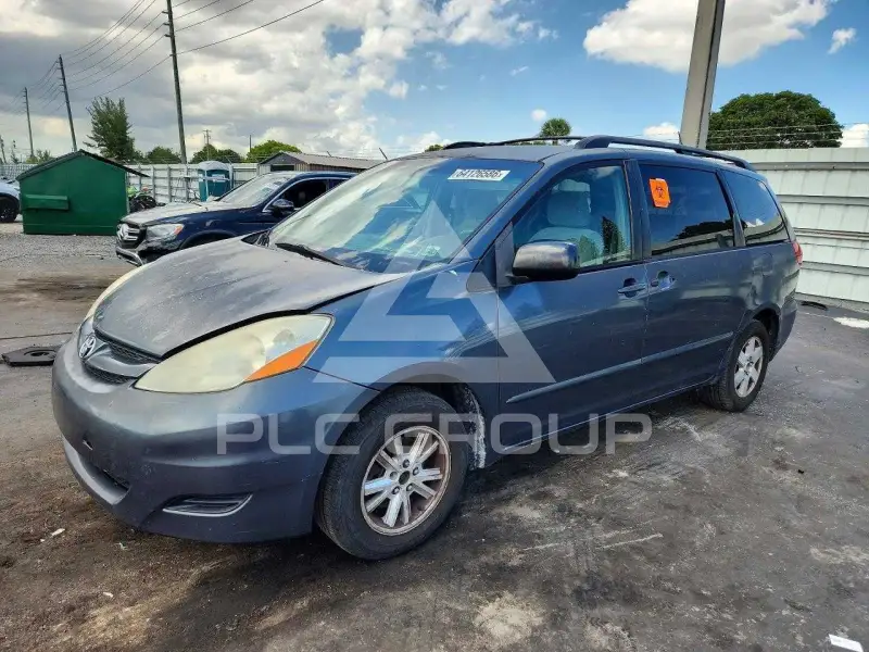 2008 Toyota SIENNA photo