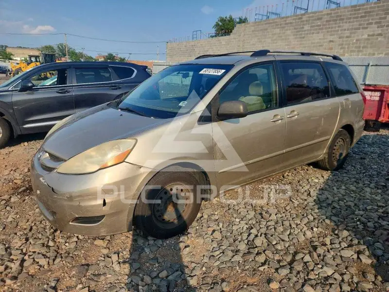 2008 Toyota SIENNA photo