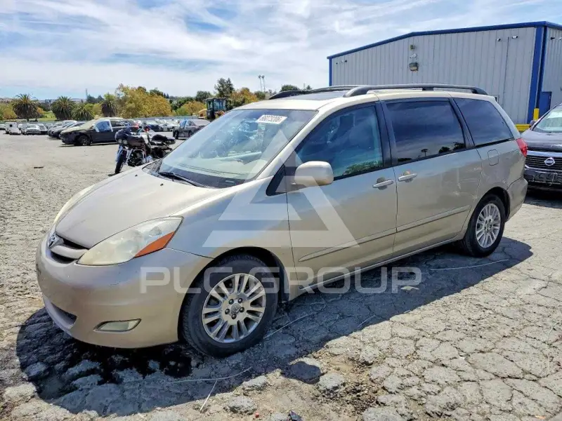 2008 Toyota SIENNA photo