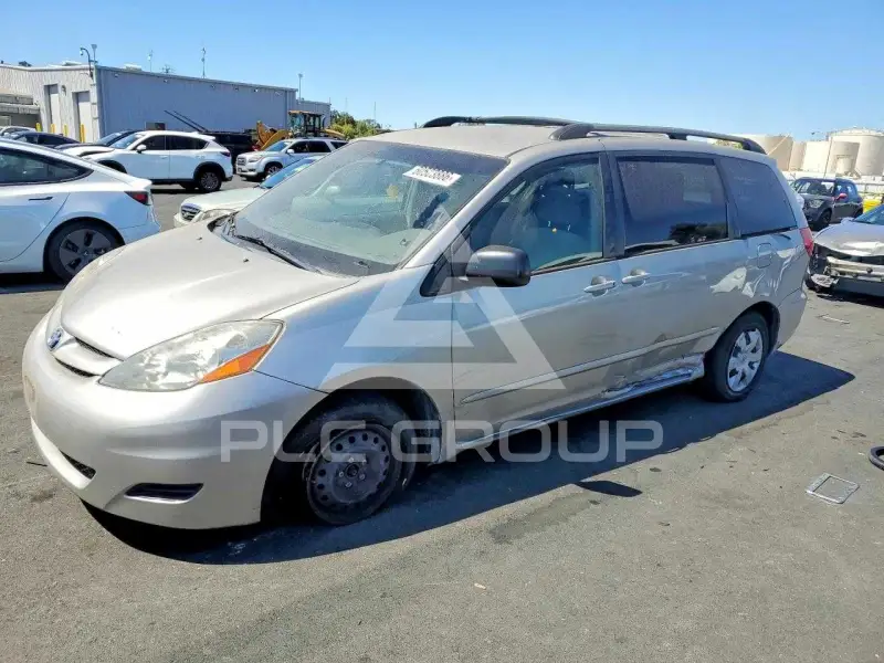 2008 Toyota SIENNA photo