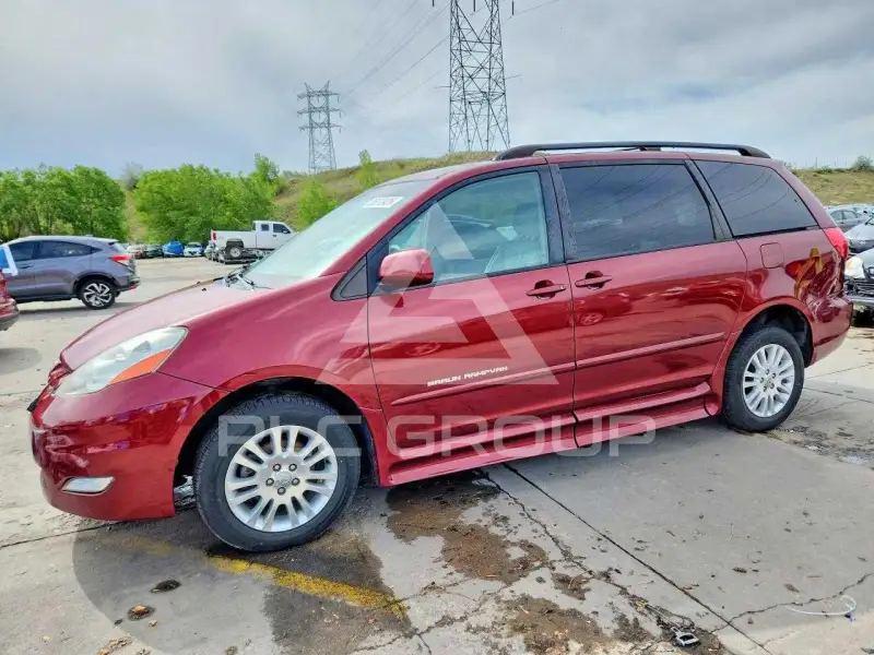 2008 Toyota SIENNA photo