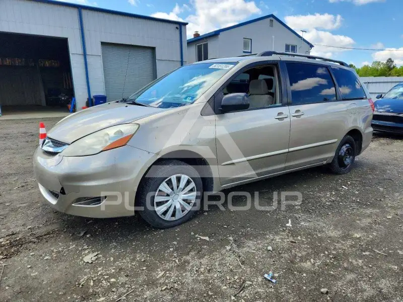 2008 Toyota SIENNA photo