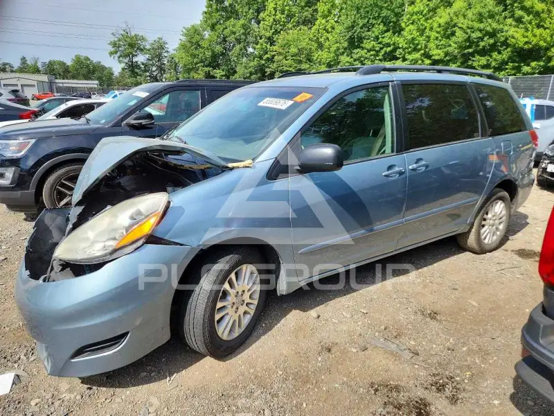 2008 Toyota SIENNA photo