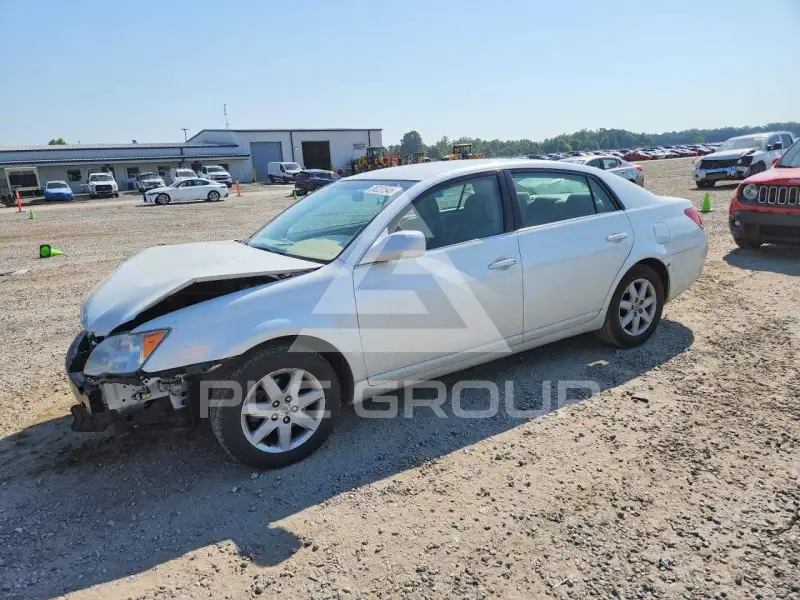 2008 Toyota AVALON фото
