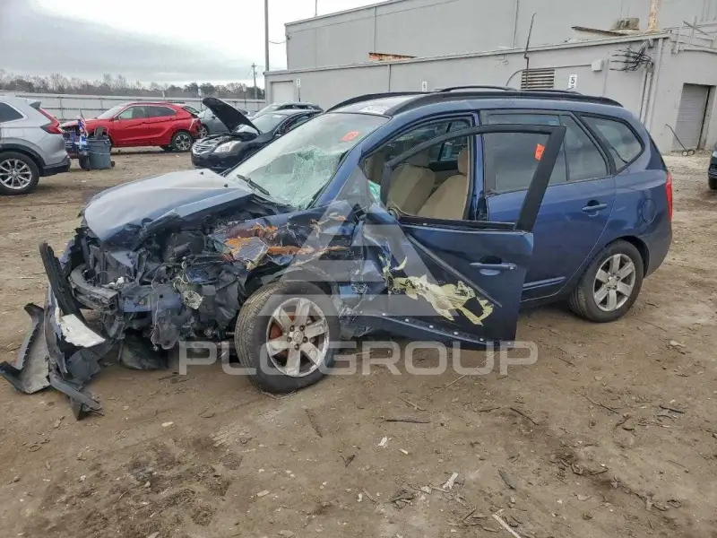 2008 KIA Rondo photo