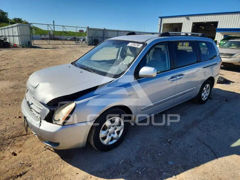 2008 KIA Sedona фото